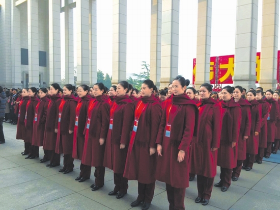 （焦点图，导航成都，移动端轮播图）9名川妹子国博讲解“改革开放40年”