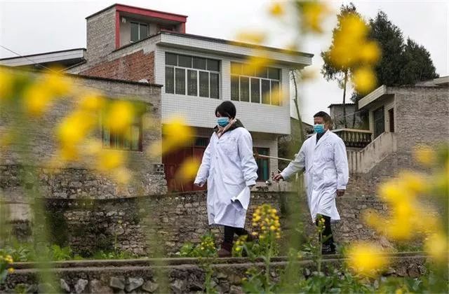 人民日报：疫情防控，应有城乡一盘棋意识 | 人民锐见