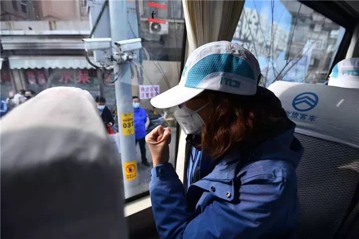 「国际在线」接力驰援武汉！高校“白衣战士”再出征