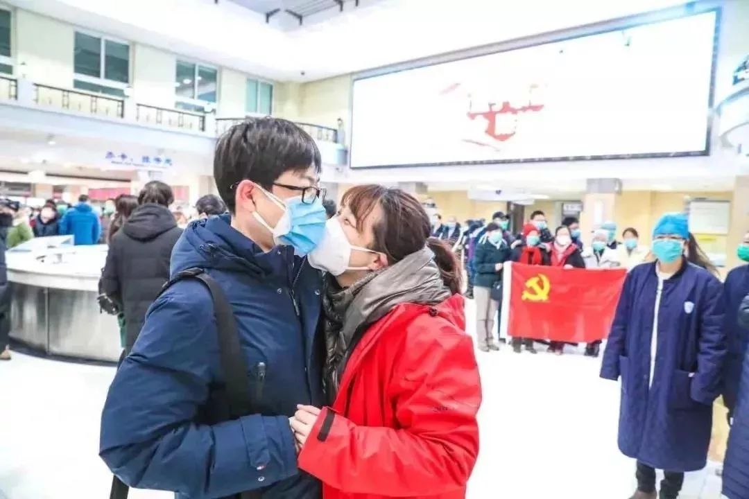 「国际在线」接力驰援武汉！高校“白衣战士”再出征