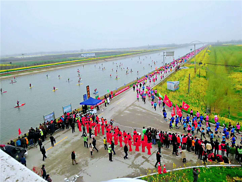 【湖北】【CRI原创】2019湖北沙洋江汉运河国际半程马拉松欢乐开跑