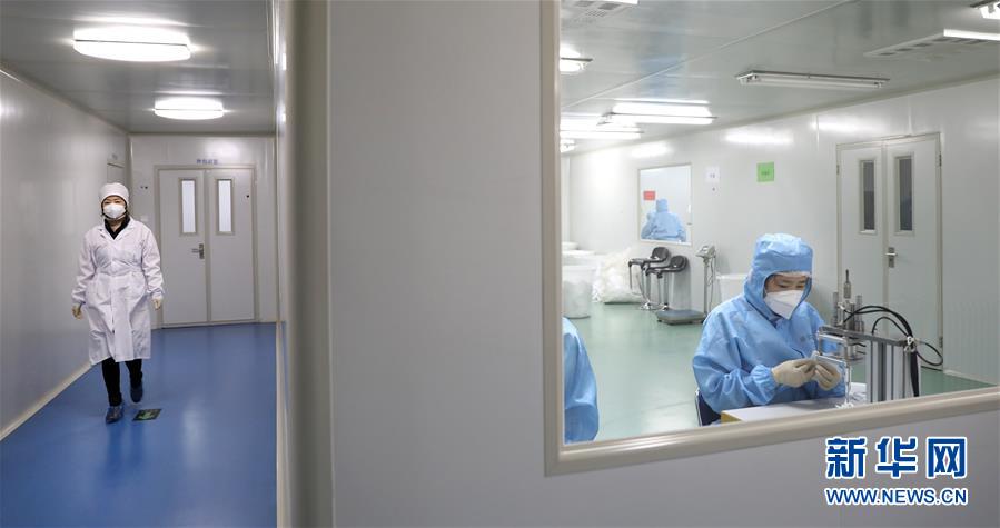 新华网@走近N95口罩生产线