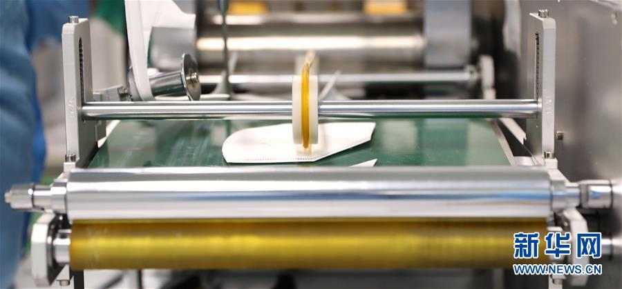 新华网@走近N95口罩生产线