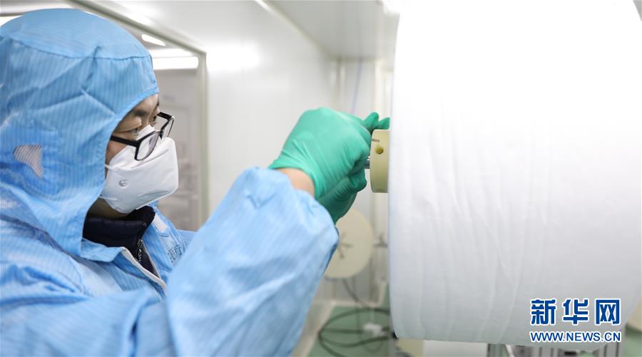 新华网@走近N95口罩生产线