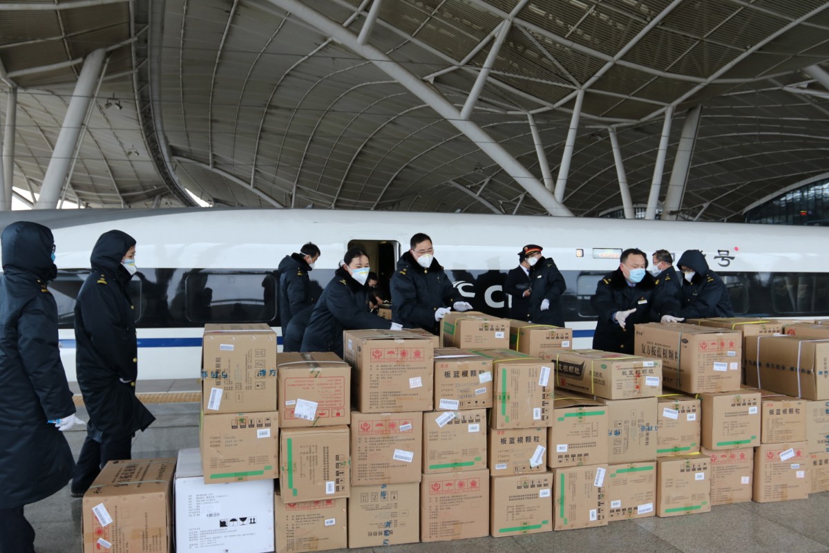 #北京日报#武汉站“头雁”：16分钟转运700多箱医疗物资直奔火神