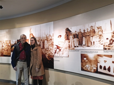 （今日热点3，导航成都，移动端）循着三星堆考古第一人足迹 葛维汉后人到访三星堆