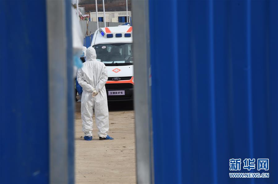 「新华网」武汉火神山医院再接收一批新冠肺炎确诊患者