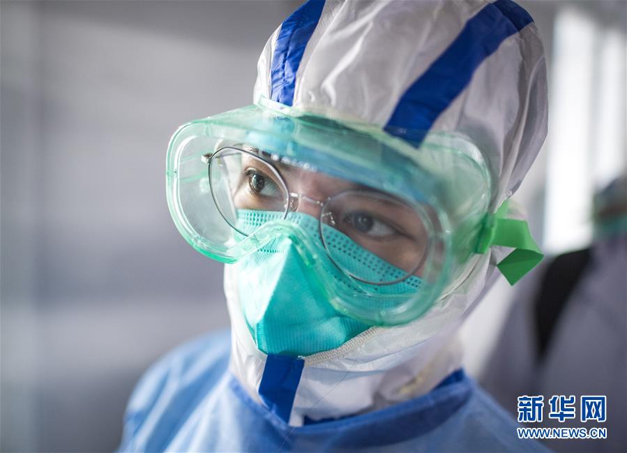 #新华网#探访武汉雷神山医院首批医疗队[组图]