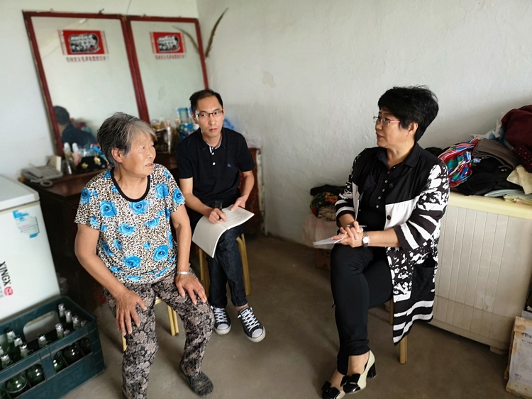 黑龙江联通两位驻村队员获集团“优秀扶贫干部”称号