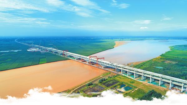 距建成投运又进一步 郑济铁路黄河特大桥全面转入桥面系施工