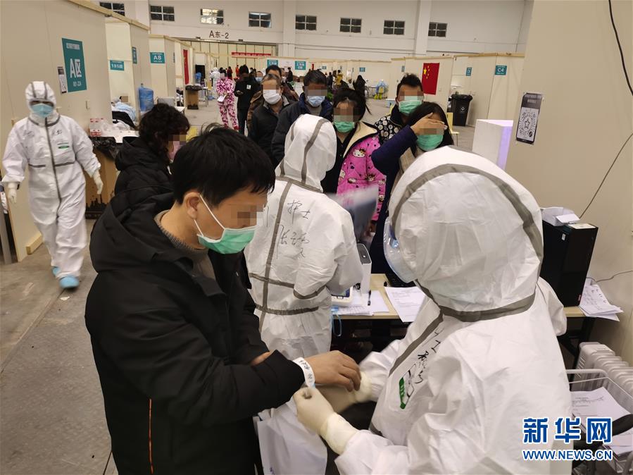 #新华网#走进武汉客厅方舱医院