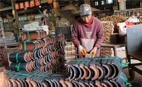 平顶山市郏县陶瓷产业吸纳2万多人就业