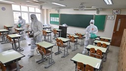 韩日增新冠病例连续3天超百例 小学看护教师罢工