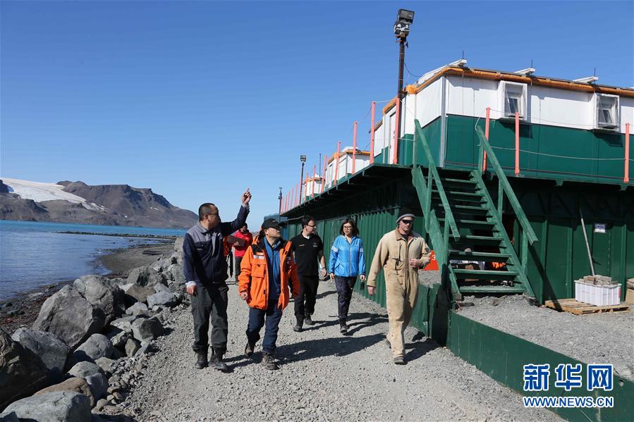 「新华网」中国南极考察队拜访巴西费拉兹站