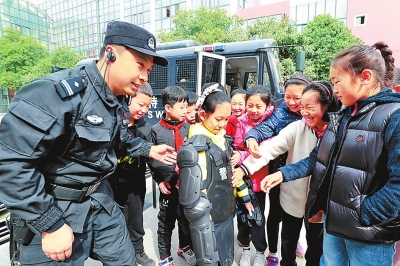 【科教-文字列表】河南省举行中小学生安全教育日宣传活动