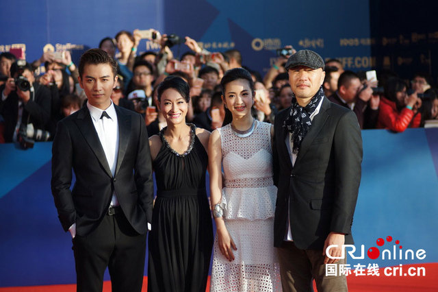 第五届北京国际电影节开幕 群星闪耀红毯