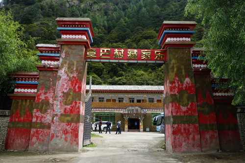 チベットの村民、田舎暮らし体験ツアーで貧困脱出