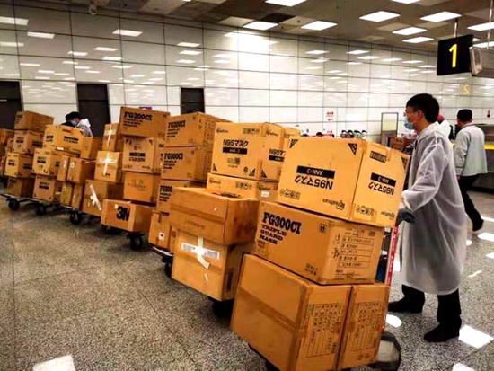 【河南在线-文字列表】【移动端-文字列表】河南省机场集团15天运送防控物资8万多件