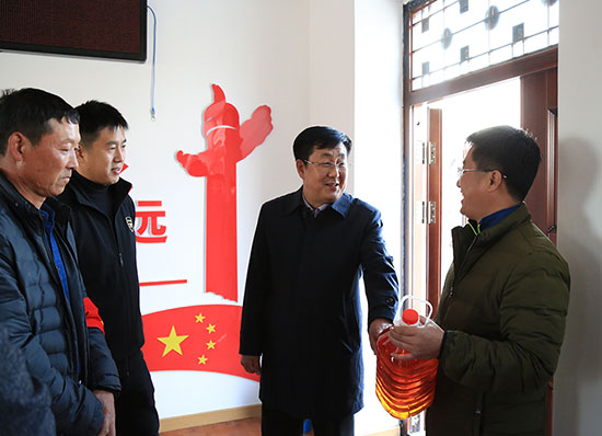 延吉市委副书记、市长蔡奎龙到三道湾镇调研脱贫攻坚工作情况