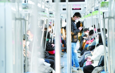 北京复工首个早高峰客流量仍处低位 疫情期间地铁将严控人流密度