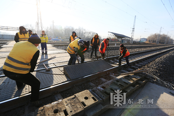 哈市拆除铁路道口80载交通“栓塞”今“治愈”