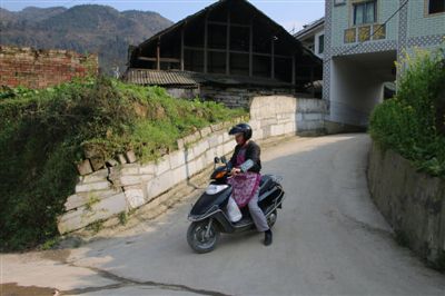 （今日热点3，导航成都，移动端）大山深处有外卖 男子开店送餐 最远送到10公里外