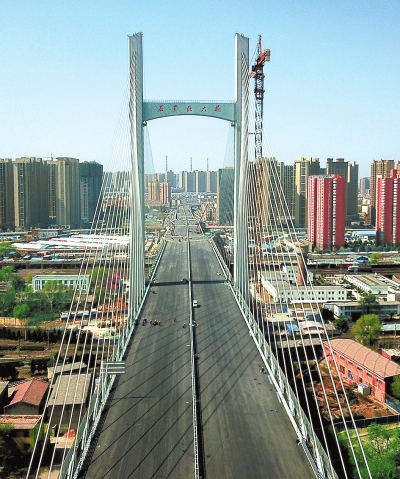 【图说1】郑州农业路大桥将于3月底前全线通车