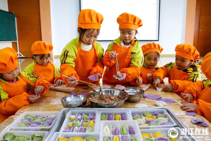 长兴:五彩饺子 情暖冬至 长兴:五彩饺子 情暖冬至