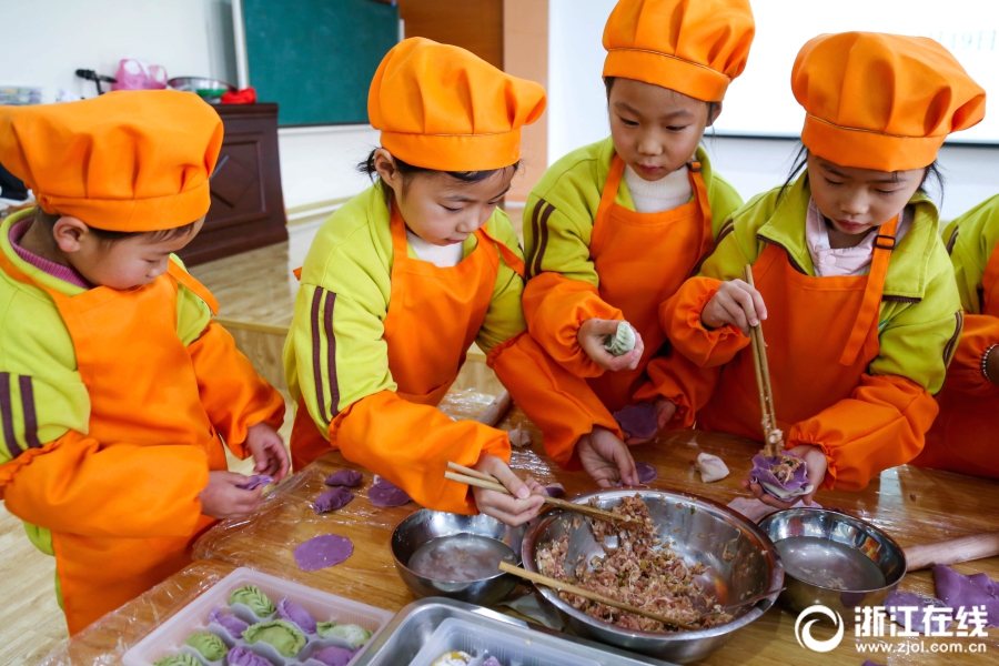 长兴:五彩饺子 情暖冬至 长兴:五彩饺子 情暖冬至