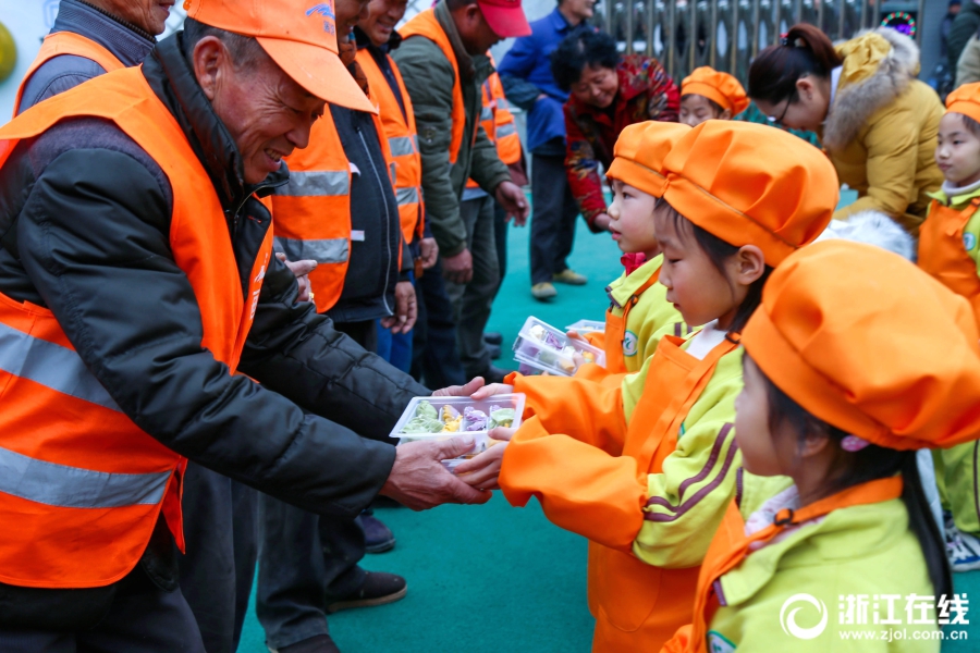 长兴:五彩饺子 情暖冬至 长兴:五彩饺子 情暖冬至
