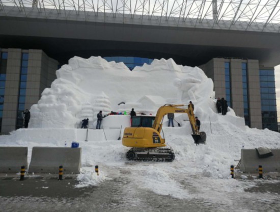 探营雪博会、冰雪旅游节：布展工作紧张进行