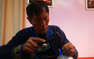 老银匠勒古沙日与彝族银饰产业的故事 老银匠勒古沙日与彝族银饰产业的故事_fororder_CqgNOlvWtyeAA0VZAAAAAAAAAAA184.600x450