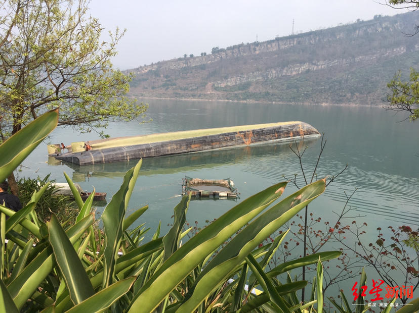 （导航宜宾，移动端）运沙船倾覆，这位四川人驾船冲向江中勇救3人