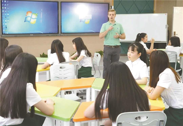 武汉城市职业学院产教融合育“巧匠”