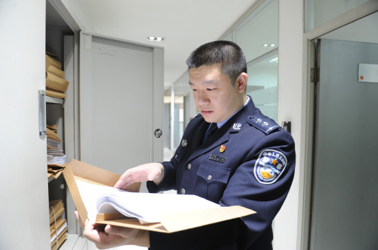 【法制安全】祖孙三代10名警察 重庆一家庭接力服务百姓