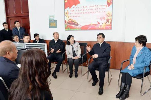张庆伟:突出铸魂育人 理直气壮开好思政课