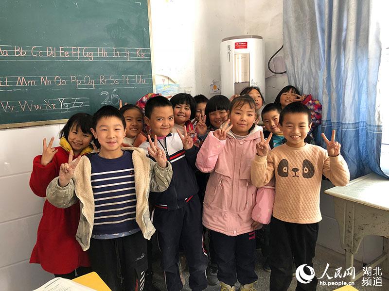 湖北鹤峰：11所高寒学校的孩子温暖过冬