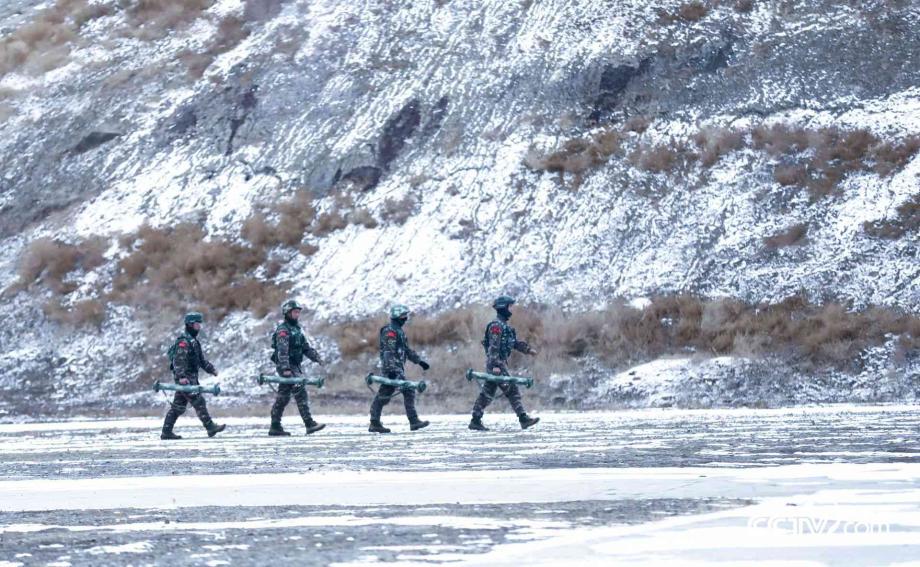 冰天雪地重火器实射 极端天气给边疆卫士淬火