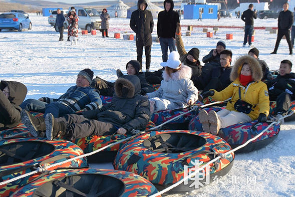 桦南县开展冰雪旅游系列活动 冬捕节现场捕鱼1万斤