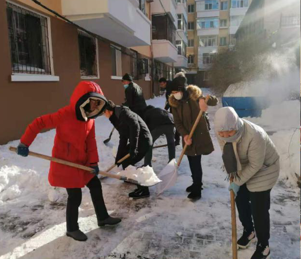 哈尔滨市道外区：汇聚各方力量 携手打赢清冰雪攻坚战
