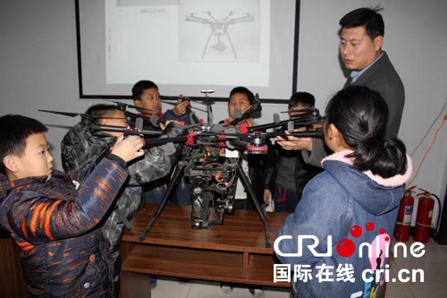 【等待通过】【企业-图片】郑州“小飞手”玩转无人机