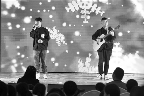 南宁：西乡塘区大学生歌手大赛唱出青春风采