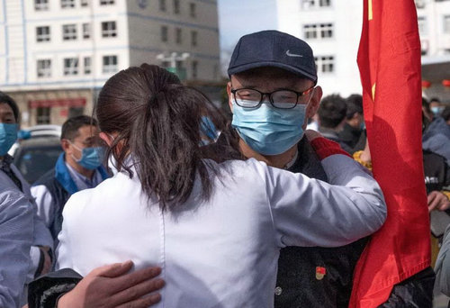 【河南供稿 急稿】三门峡市31名医护人员整装出发 紧急驰援武汉