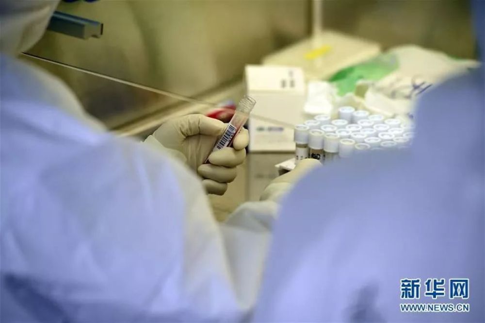 [新华社]献血救命！@新冠肺炎康复者 | 思客问答