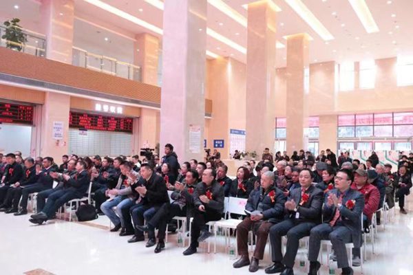 图片默认标题_fororder_1发布会现场（成都新华医院-供图）