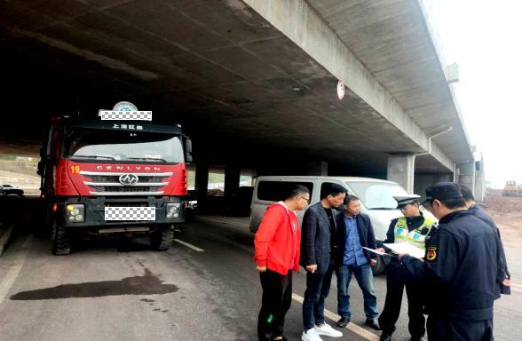 重庆高新警方大力开展秋冬季道路交通安全专项整治行动