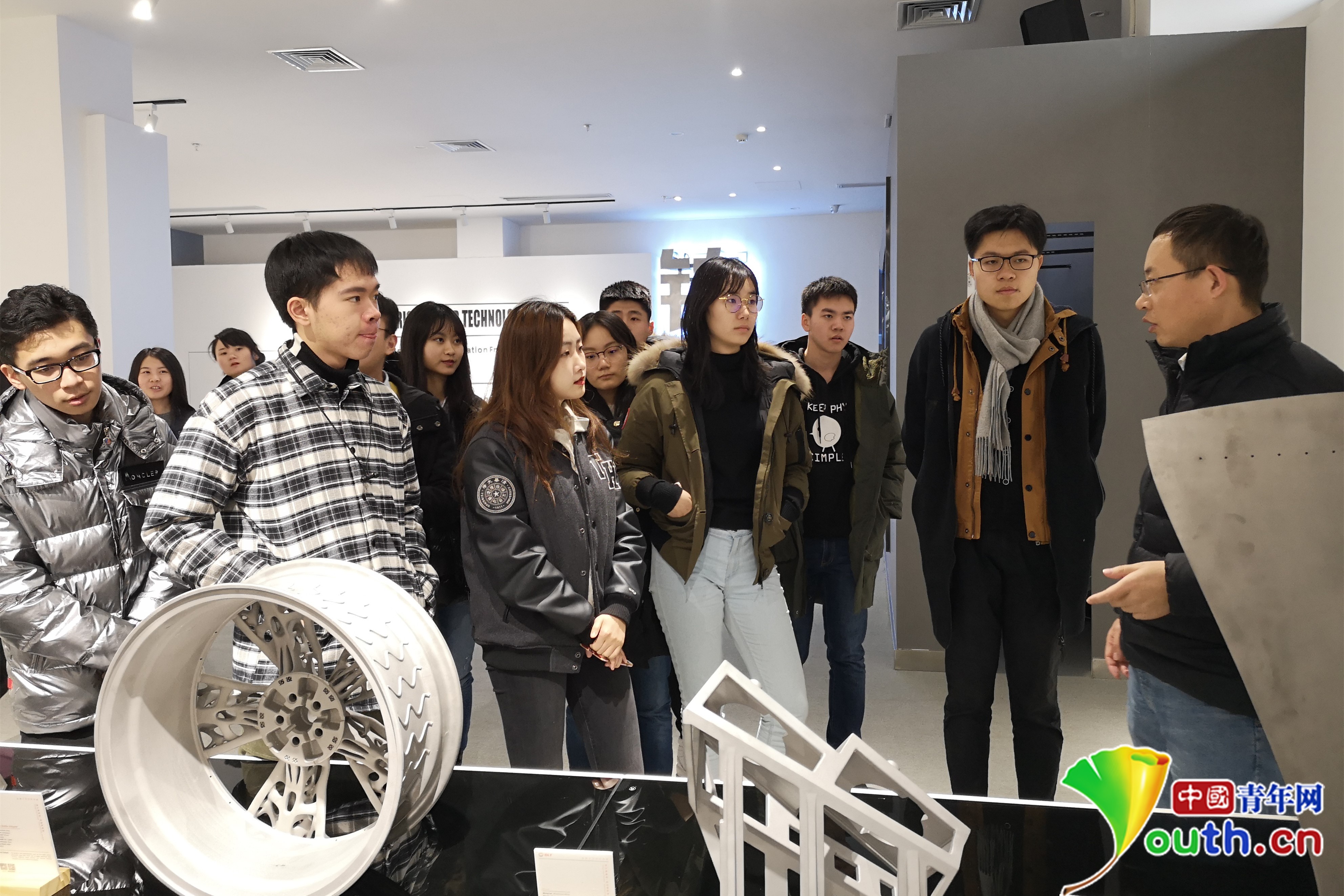 心系家乡发展 清华北大学子在西安高新区考察学习 心系家乡发展 清华北大学子在西安高新区考察学习