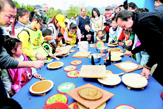 贵州贵阳乌当区新堡乡开启“庖汤”旅游季