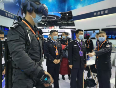 重庆江北警方自主创新VR警务实战训练系统参展第十届警博会