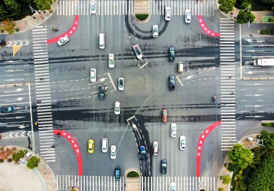 南京220个路口设置“右转危险区”